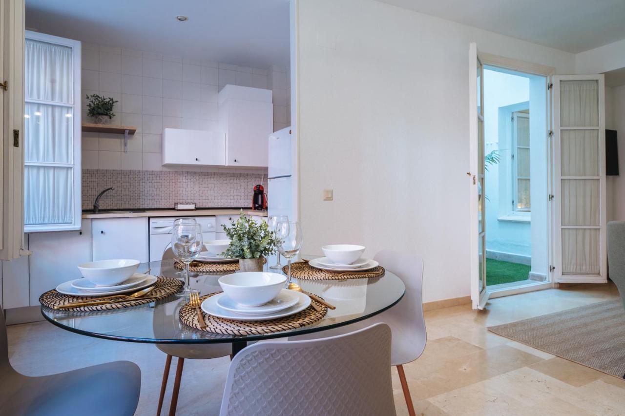 Lirio Suite Apartment - Private Parking Included Sevilla Dış mekan fotoğraf