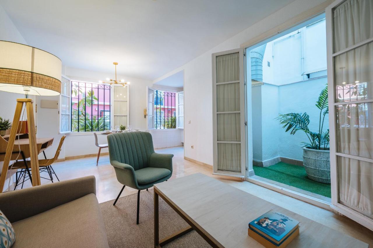 Lirio Suite Apartment - Private Parking Included Sevilla Dış mekan fotoğraf
