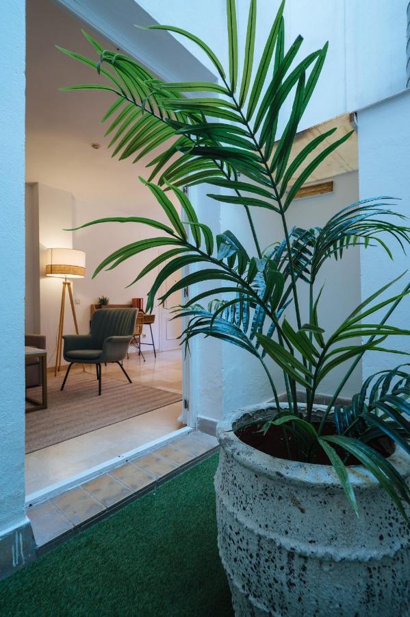 Lirio Suite Apartment - Private Parking Included Sevilla Dış mekan fotoğraf